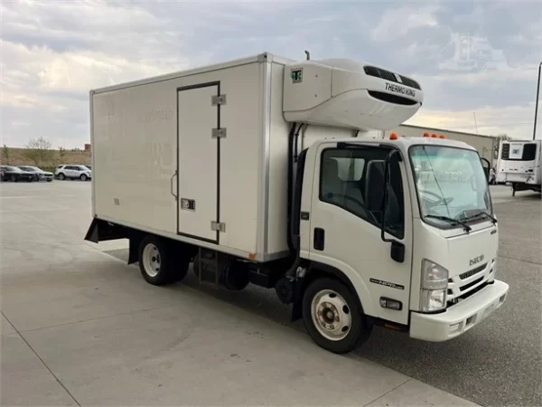 2017 ISUZU NPR HD